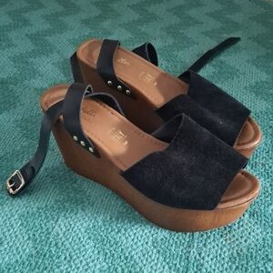 Madden Girl Black and Brown Wedge Sandals
